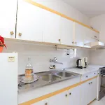 - 13885 Apartman