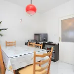 - 13885 Apartment Split